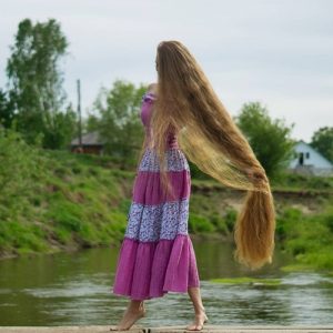 Mái tóc dài đáng ngưỡng mộ của "công chúa tóc mây"