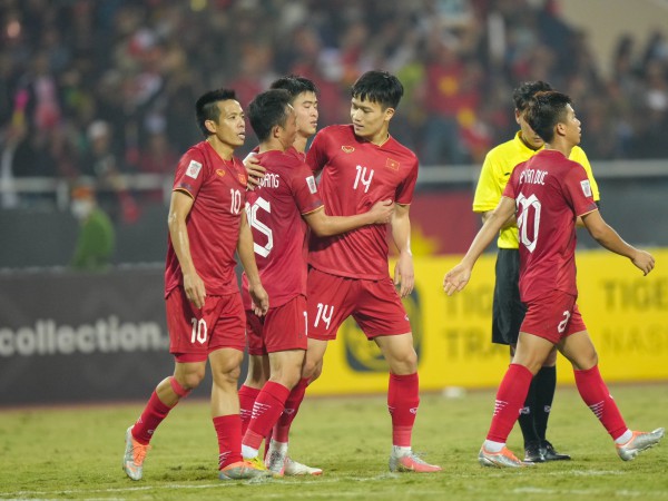 Tin bóng đá trong nước 5/1: Tuyển Việt Nam lên hạng 95 thế giới