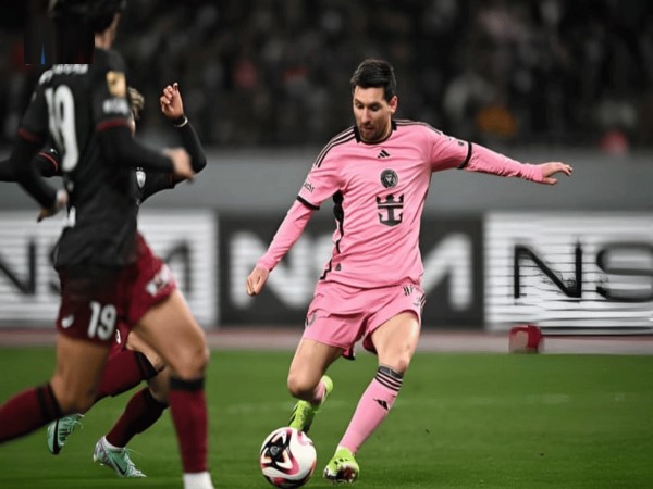 Lợi thế và bất lợi của Messi khi sở hữu chiều cao 1m70 Lợi thế và bất lợi của Messi khi sở hữu chiều cao 1m70